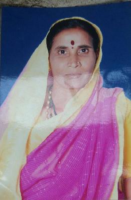 The foot pedestrian woman dies on the Kolhapur-Ratnagiri highway | कोल्हापूर -रत्नागिरी महामार्गावर निपाणीची पादचारी महिला ठार The foot pedestrian woman dies on the Kolhapur-Ratnagiri highway | कोल्हापूर -रत्नागिरी महामार्गावर निपाणीची पादचारी महिला ठार